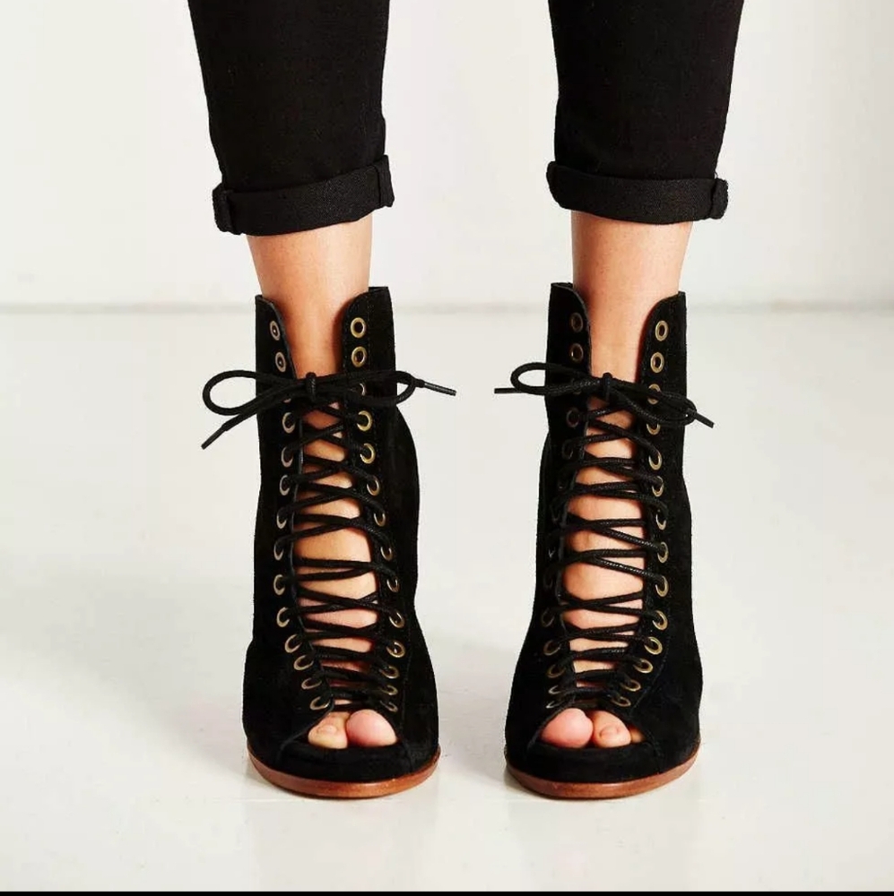 BNIB Jeffrey Campbell Freelove Size 9